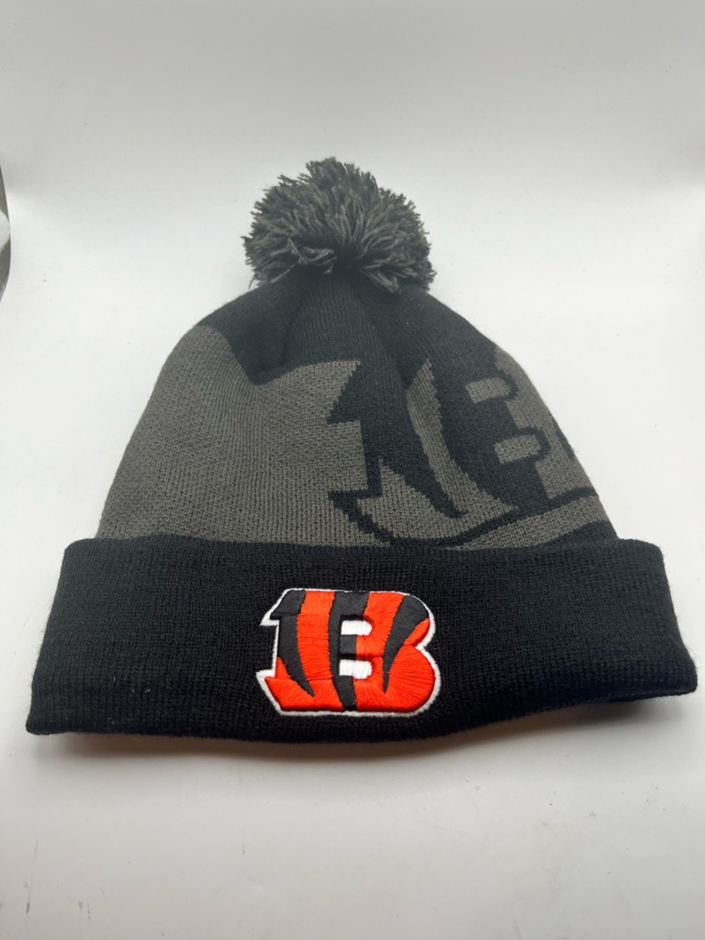 Cincinnati Bengals Black & Gray Knit Pom Beanie
